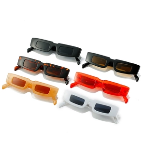 Collection de lunettes de soleil rectangulaires étroites rétro en six couleurs style Y2K