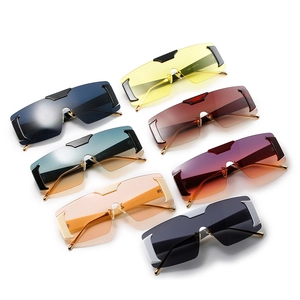 Oversized one-piece flat top sunglasses set in seven trendy gradient vibrant colors