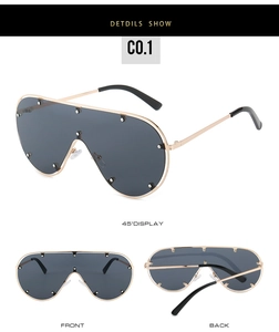 Vues détaillées de lunettes de soleil masque avec monture dorée et rivets décoratifs