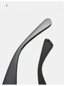 Macro delle aste ergonomiche curve per occhiali da sole per un indosso confortevole