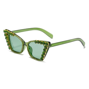 Women Cat Eye Sunglasses Rhinestone Inlaid UV400 Protection PC Frame Fashion Oversized Eyewear Street Style
