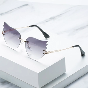 Lunettes de soleil sans monture en forme de flamme avec verres dégradés violets
