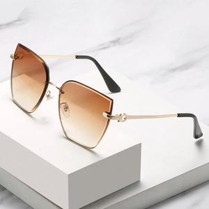 Fashion rimless oversized square sunglasses with brown gradient lenses and gold metal arms