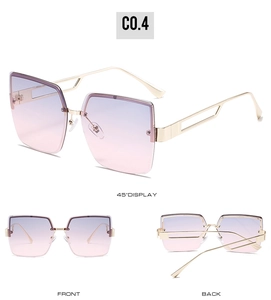 Drei Ansichten der übergroßen quadratischen Sonnenbrille mit lila Verlauf und Goldbügeln