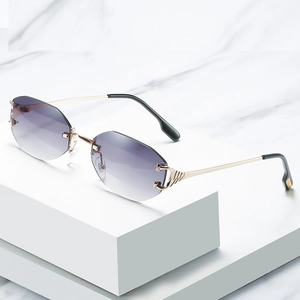 Lunettes de soleil octogonales sans monture avec verres dégradés violets et charnières en C