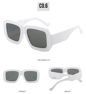 Drei Ansichten einer Retro-Sonnenbrille mit weißem dickem Rahmen und grauen Gläsern
