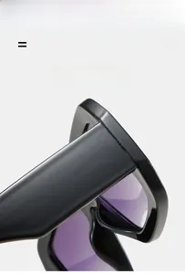 Detailansicht der ultraleichten flexiblen Bügel der modernen schwarz-lila Sonnenbrille