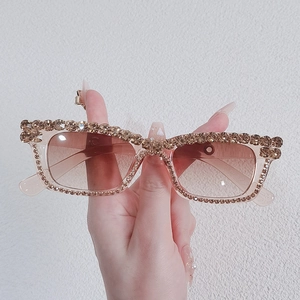 Y2K square frame sunglasses for women with champagne rhinestones and gradient lenses