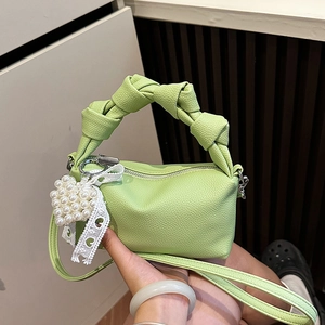 Green lychee pattern cloud bag with knotted handle and heart pearl charm detail