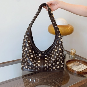 Grand Sac À Main Hobo Pour Femme Avec Rivets Et Oeillets Métalliques Argentés Cuir PU Style Punk Rock Rétro