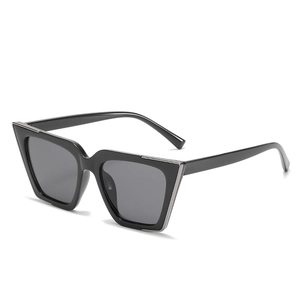 Lunettes De Soleil Carrées Œil De Chat À Large Monture En PC Décor Métallique Protection UV400 Pour Femmes Unisexe