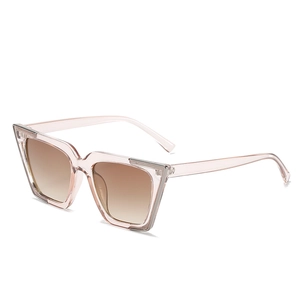 Lunettes de soleil carrées œil-de-chat à monture rose transparent et verres dégradés marrons
