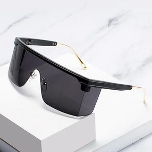 Trend oversized wrap-around sunglasses with black lenses and gold T-shape metal accents