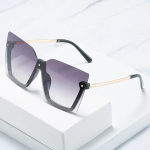 Modische Halbrahmen-Quadrat-Sonnenbrille mit lila Verlaufsgläsern und goldenen Metallbügeln