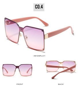 Vues détaillées de lunettes de soleil carrées dégradées avec rivets et branches roses