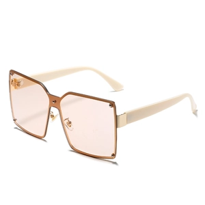 Lunettes de soleil carrées oversize avec verres dégradés pêche et monture blanc crème