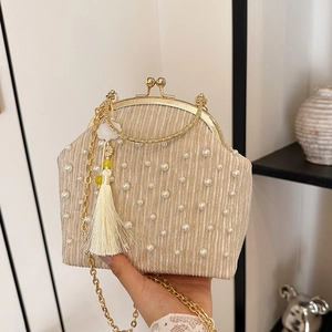 Sac à main élégant en velours côtelé beige avec perles et chaîne dorée à pompon