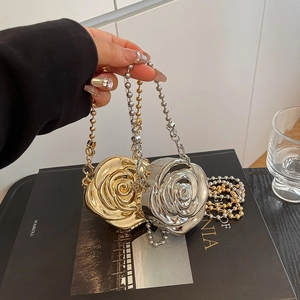 Sac De Soirée Rose En Métal Élégant Pochette Florale 3D Surface Miroir Sac Bandoulière Luxe Fête