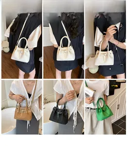 Détail de la texture tressée des sacs à bandoulière en blanc, kaki, noir et vert