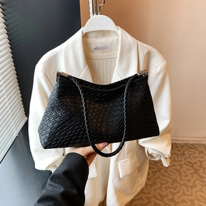 Retro black faux crocodile pattern underarm bag with woven handle for casual wear