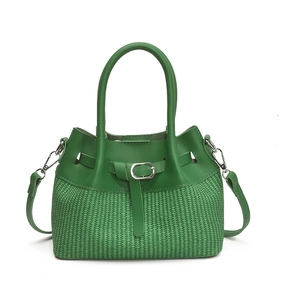 Sac à bandoulière matelassé vert chic avec poignée et fermoir en métal argenté
