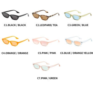 Collection de sept lunettes de soleil ovales étroites en diverses couleurs vintage