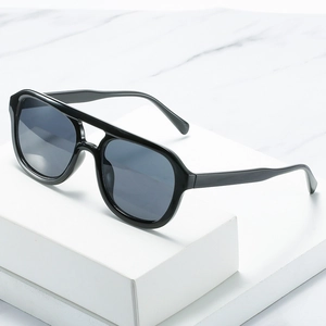 Retro-Sonnenbrille mit schwarzem quadratischem Rahmen und Doppelsteg für Damen