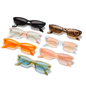 Lot de lunettes de soleil œil de chat rétro en sept couleurs, noir et écaille inclus