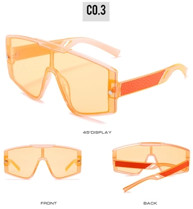 Vues détaillées de lunettes de soleil orange surdimensionnées sous trois angles divers
