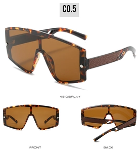 Trois vues de lunettes de soleil oversize écaille avec détails cuir et verres teintés