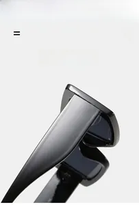 Détails de lunettes de soleil carrées noires ultra légères et élastiques montrant la charnière