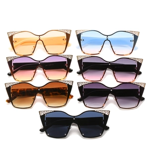 Chic cat-eye oversized sunglasses with lace hollow metal trim and gradient lenses in 7 colors