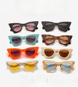 Plusieurs modèles de lunettes de soleil œil-de-chat présentés dans une grille 4x2
