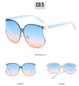 Vues multi-angles de lunettes de soleil papillon avec verres dégradés bleu et rose