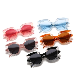 Polygon geometric cat eye sunglasses in five colors with thick resin frames