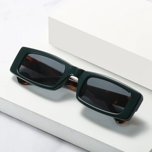 Retro Rechteck-Sonnenbrille mit dickem dunkelgrünem Rahmen und Hochglanz-Finish
