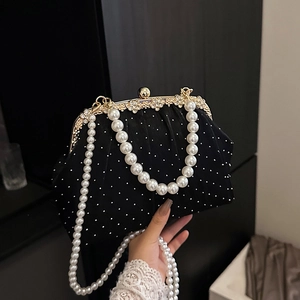 Pochette de soirée noire élégante avec anse en perles et bandoulière de perles rétro