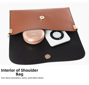 Interior view of large capacity tote bag showing space for smartphone and cosmetics
