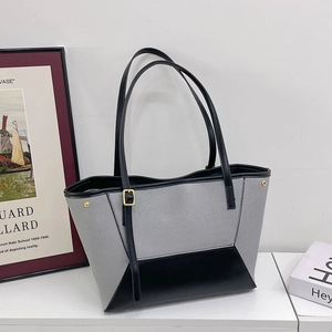 Grand sac cabas minimaliste en design bicolore gris et noir avec bandoulières en cuir