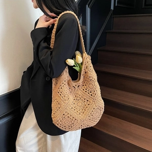 Minimalistische Häkel-Tragetasche mit Rautenmuster für Damen im lässigen Stil