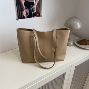 Minimalist cream white large capacity PU leather tote bag with stylish vertical stitching