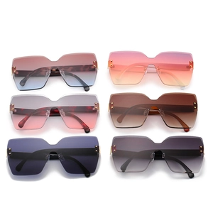 Modische Oversize-Square-Sonnenbrille randlos mit bunten Verlaufsgläsern und Nieten