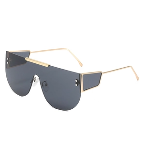 Oversized Shield Sunglasses For Women Integrated Lens Gold Metal Frame UV400 Protection Fashion Punk Style Travel Party