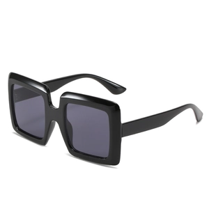 Retro Oversized Square Sunglasses For Women UV400 Protection Big Frame Fashion Shades PC Frame AC Lens Outdoor Travel Eyewear