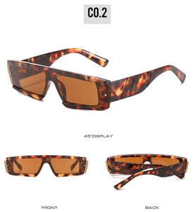 Lunettes de soleil rectangulaires rétro monture écaille de tortue et verres bruns, vues variées