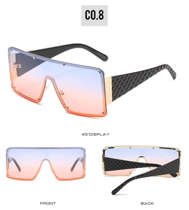 Detaillierte Ansichten der übergroßen quadratischen Sonnenbrille mit blau-orangefarbenem Glas