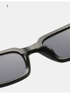 Détail des plaquettes de nez noir mat intégrées pour un ajustement confortable sans pression