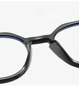 Detail of comfortable integrated nose pads on black square anti-blue light glasses