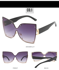Vues détaillées de lunettes de soleil œil-de-chat avec verres dégradés violets et clous dorés