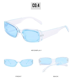 Vue sous trois angles de lunettes de soleil carrées vintage bleu clair translucides